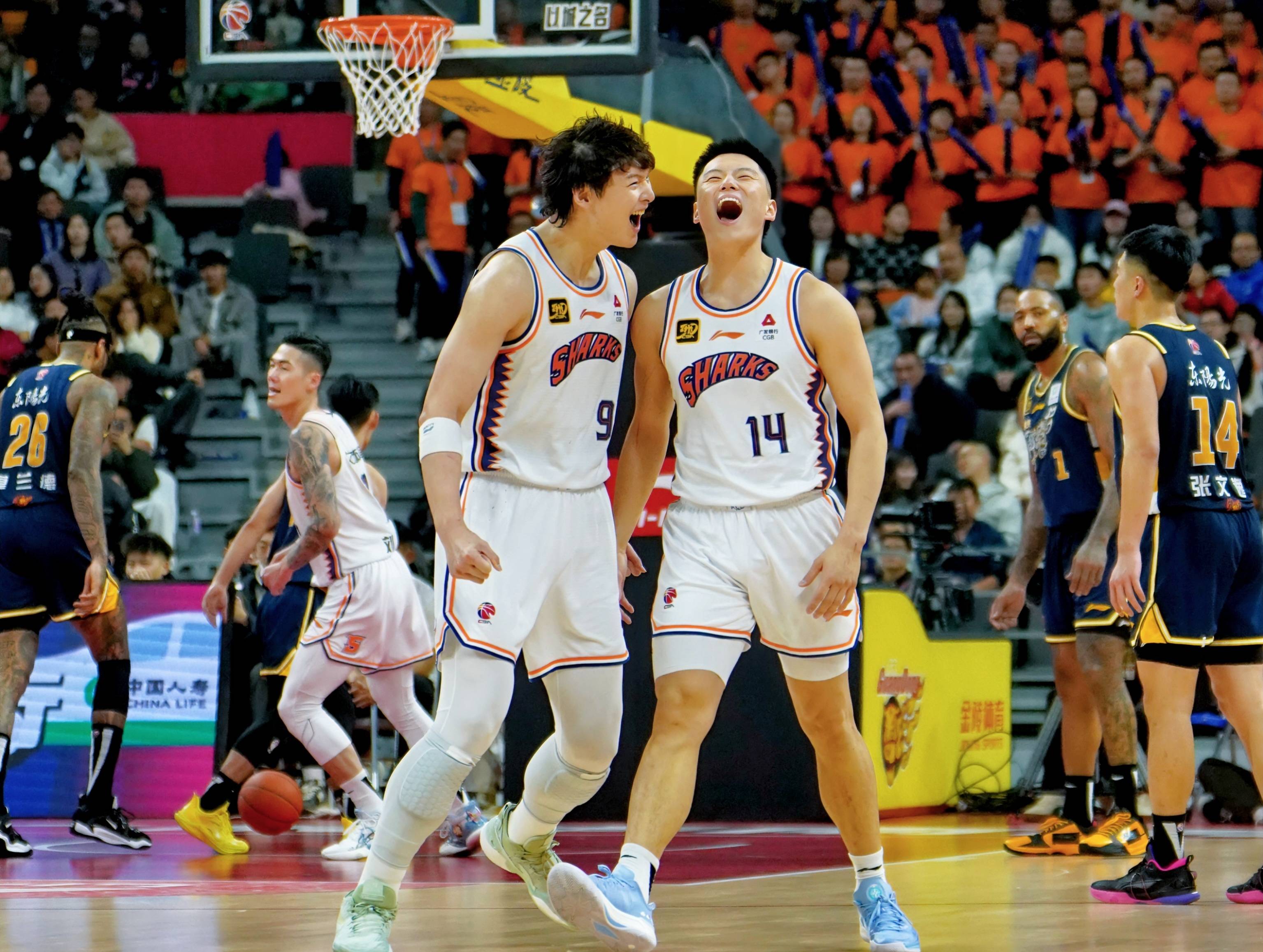 质疑声仍在-关于风云突变广厦男篮窗口期豪取连胜；CBA常规赛版图或变；球迷炸锅；控场能力受关注的信息