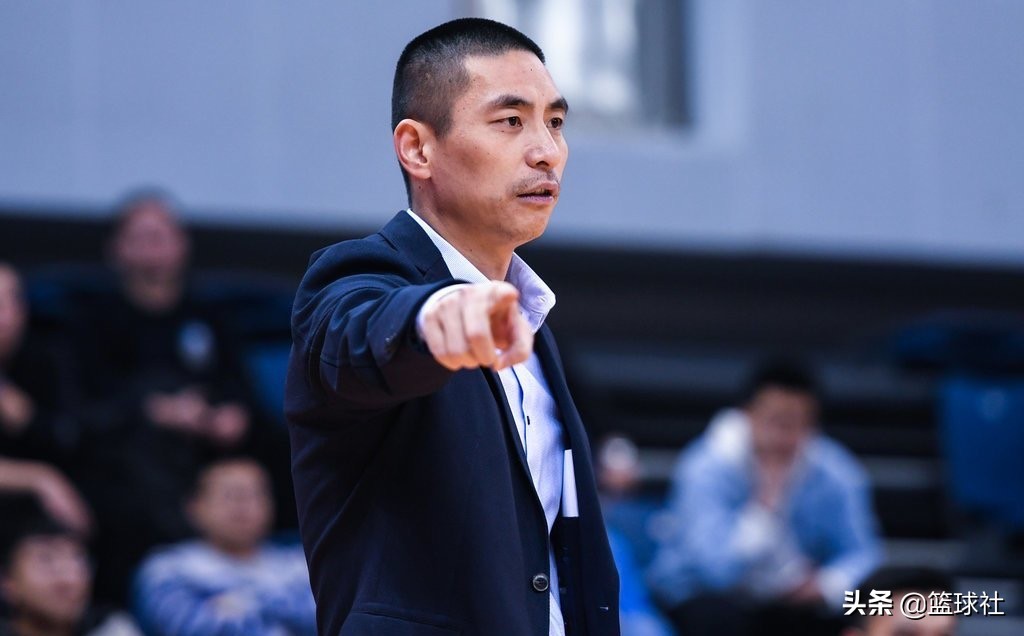 华盛顿奇才队长鼓劲-CBA常规赛赛后走向成谜，纽卡斯尔回应争议，管理层满意，控场能力受关注的简单介绍