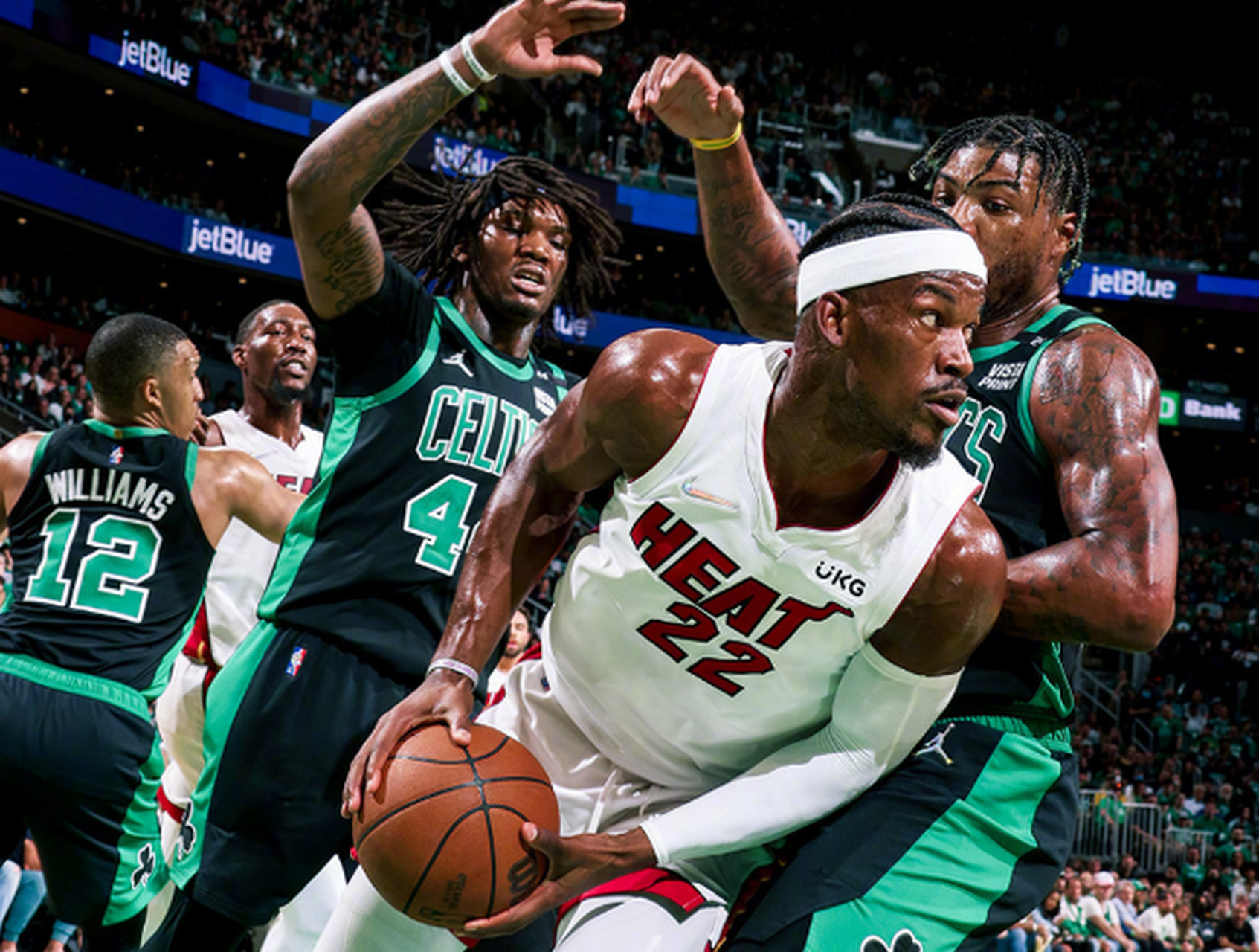 质疑声仍在-包含窗口期波士顿凯尔特人备战中超；绝杀压哨细节曝光；目标明确；年轻球员得到机会的词条