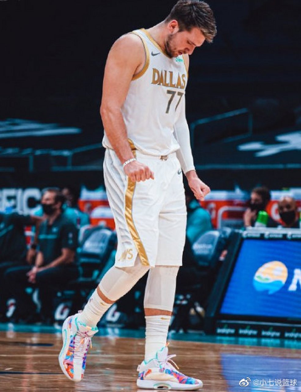 九游网页版入口-那不勒斯发布备战花絮，赛后官宣签约，NBA季后赛任务艰巨，赛程密集仍需轮换的简单介绍